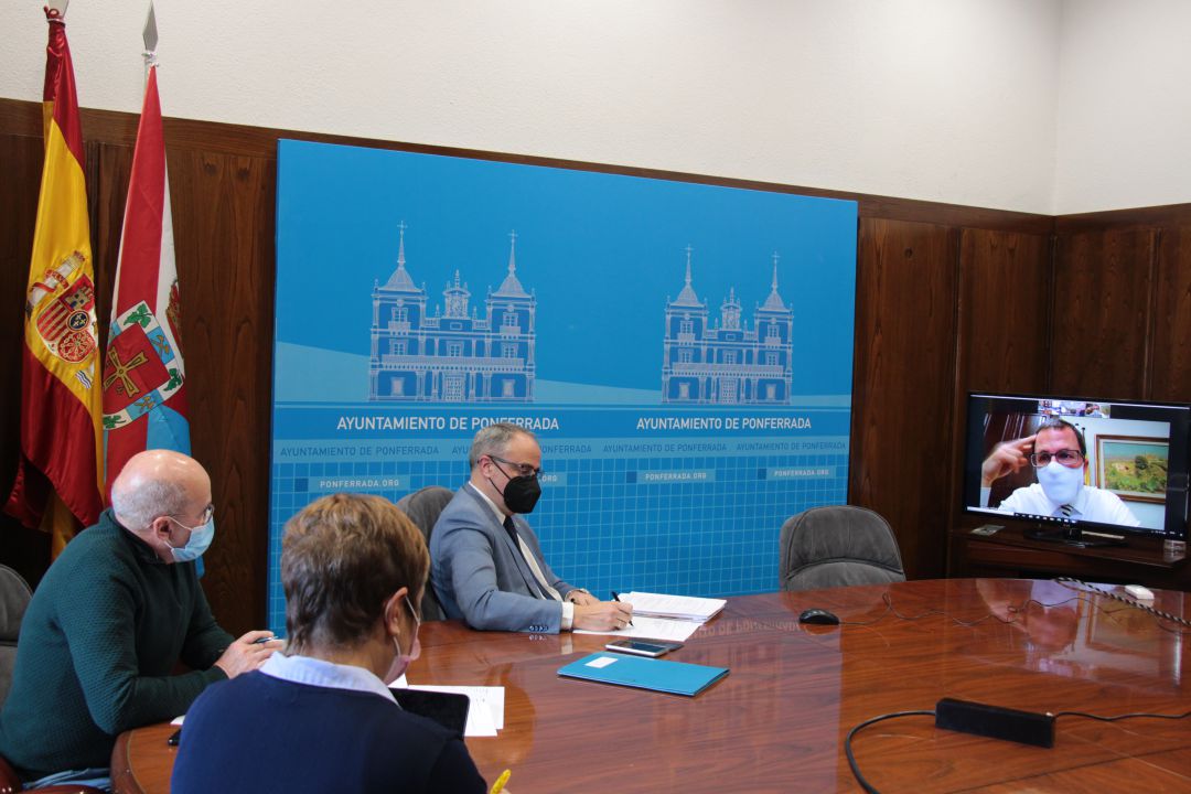 Un momento de la reunión telemática Un momento de la reunión telemática