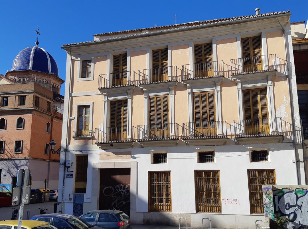 Sede del antiguo Centro Excursionista, futuro Centro Valenciano del Cómic, plaza Tavernes de Valldigna, barrio de El Carmen Sede del antiguo Centro Excursionista, futuro Centro Valenciano del Cómic, plaza Tavernes de Valldigna, barrio de El Carmen