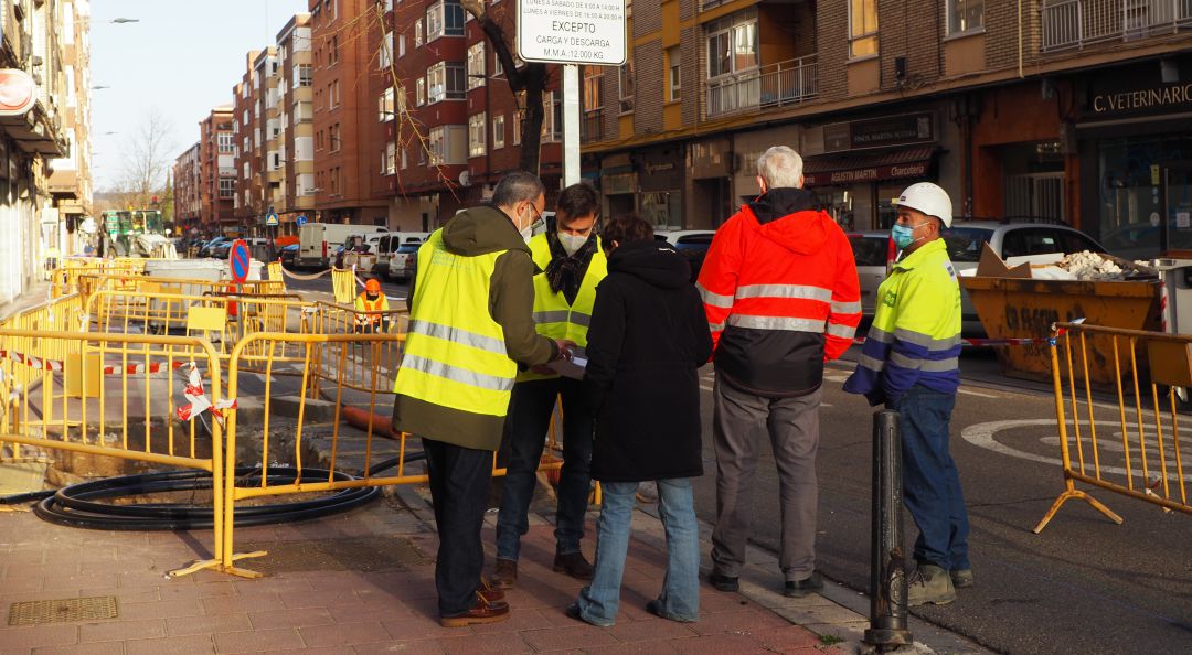 Obras de sustitución de la tubería en la calle Soto Obras de sustitución de la tubería en la calle Soto