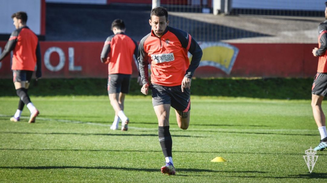 Aitor García durante el entrenamiento de este miércoles. Aitor García durante el entrenamiento de este miércoles.