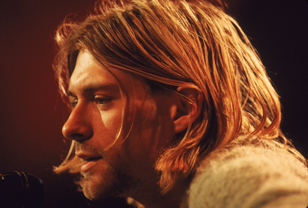 Kurt Cobain durante la actuación de Nirvana en el MTV Unplugged Kurt Cobain durante la actuación de Nirvana en el MTV Unplugged