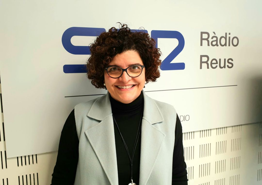 Rosa Ma Ibarra als estudis de Ràdio Reus. Rosa Ma Ibarra als estudis de Ràdio Reus.