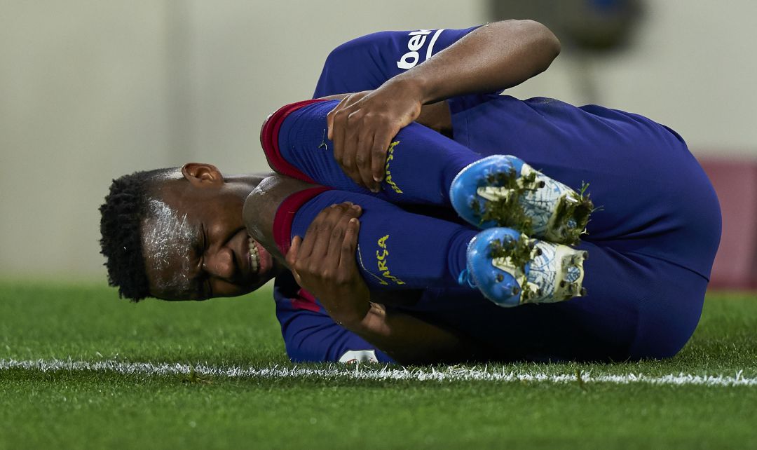 Ansu Fati cae lesionado contra el Betis el pasado mes de noviembre Ansu Fati cae lesionado contra el Betis el pasado mes de noviembre