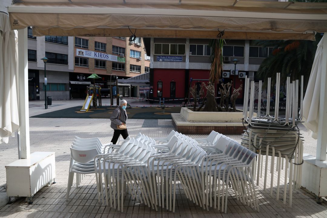 Cierre de bares y restaurantes con el cese de toda actividad no esencial Cierre de bares y restaurantes con el cese de toda actividad no esencial