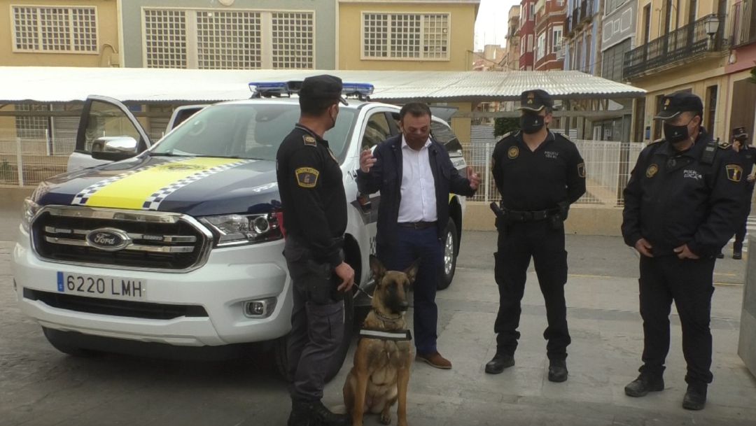 Presentación del nuevo furgón policial para la Unidad Canina Presentación del nuevo furgón policial para la Unidad Canina