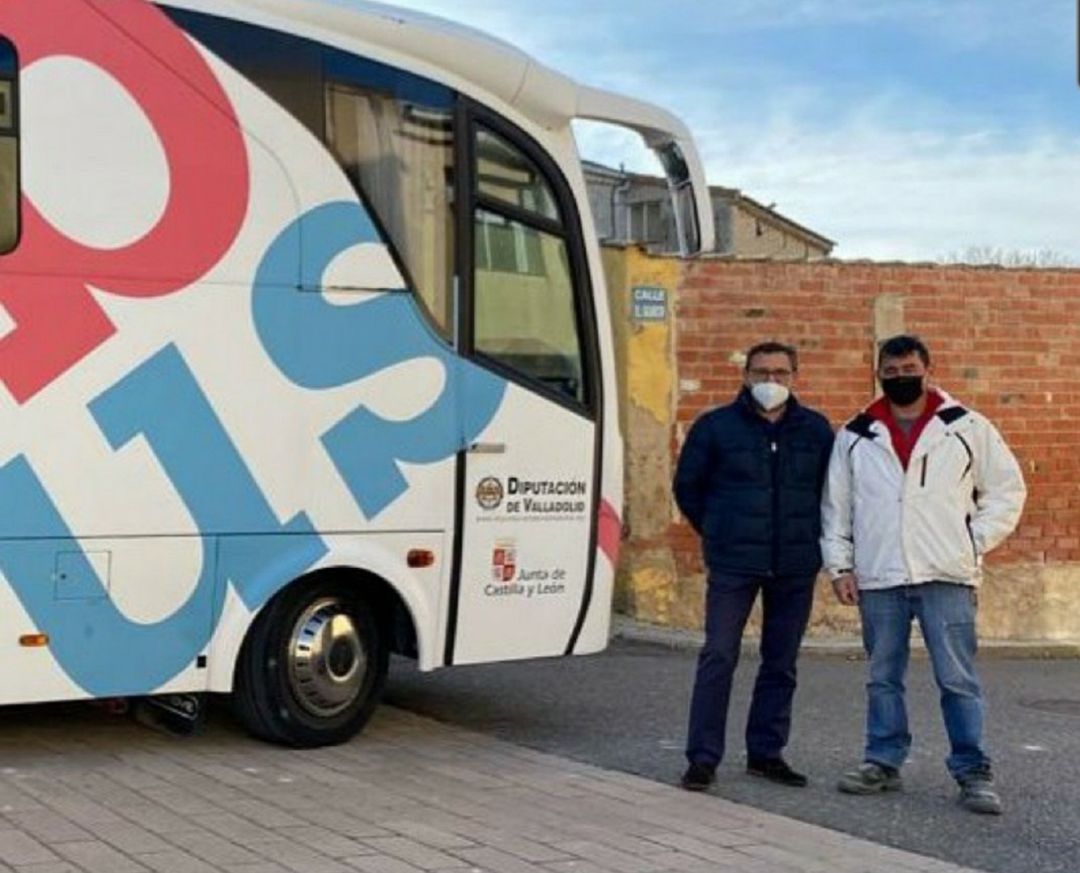 El PSOE propone que los Bibliobuses acerquen los cajeros a la provincia El PSOE propone que los Bibliobuses acerquen los cajeros a la provincia