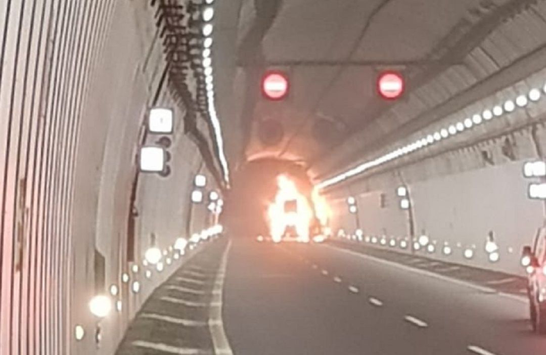 El túnel quedaba dañado por un incendio el pasado 25 de enero El túnel quedaba dañado por un incendio el pasado 25 de enero