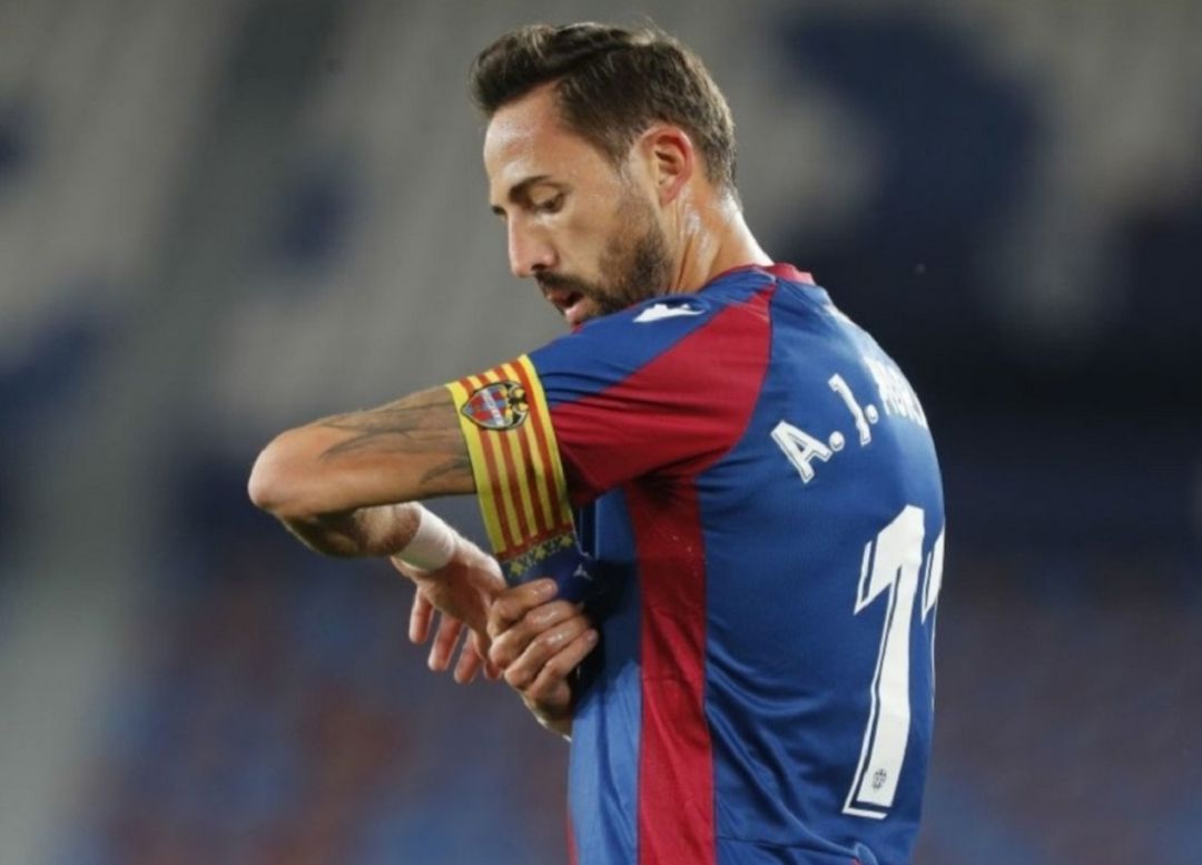 Morales se queda en el Levante Morales se queda en el Levante