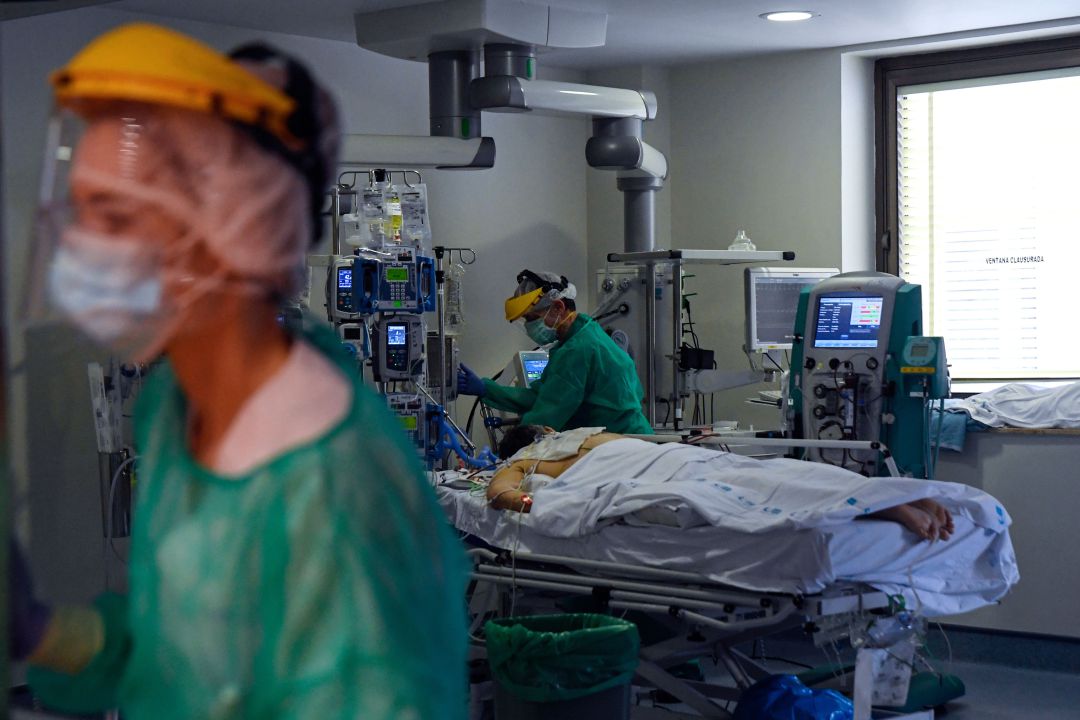 El Servicio de Psiquiatría y Salud Mental ha llevado a cabo además charlas divulgativas en diferentes servicios y unidades del hospital sobre los trastornos mentales derivados de la pandemia. El Servicio de Psiquiatría y Salud Mental ha llevado a cabo además charlas divulgativas en diferentes servicios y unidades del hospital sobre los trastornos mentales derivados de la pandemia.