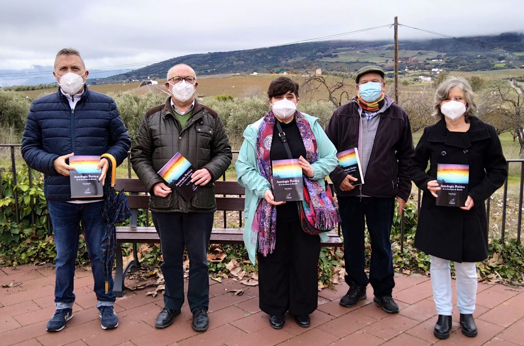 Algunos de los poetas rondeños que participan en la antología Algunos de los poetas rondeños que participan en la antología