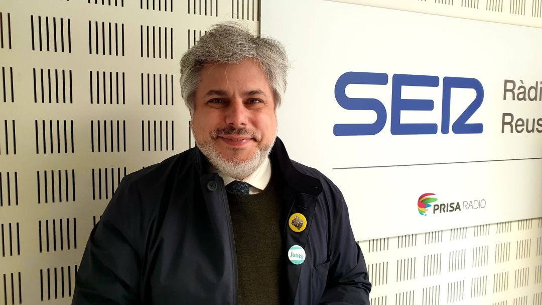 Albert Batet als estudis de Ràdio Reus Albert Batet als estudis de Ràdio Reus