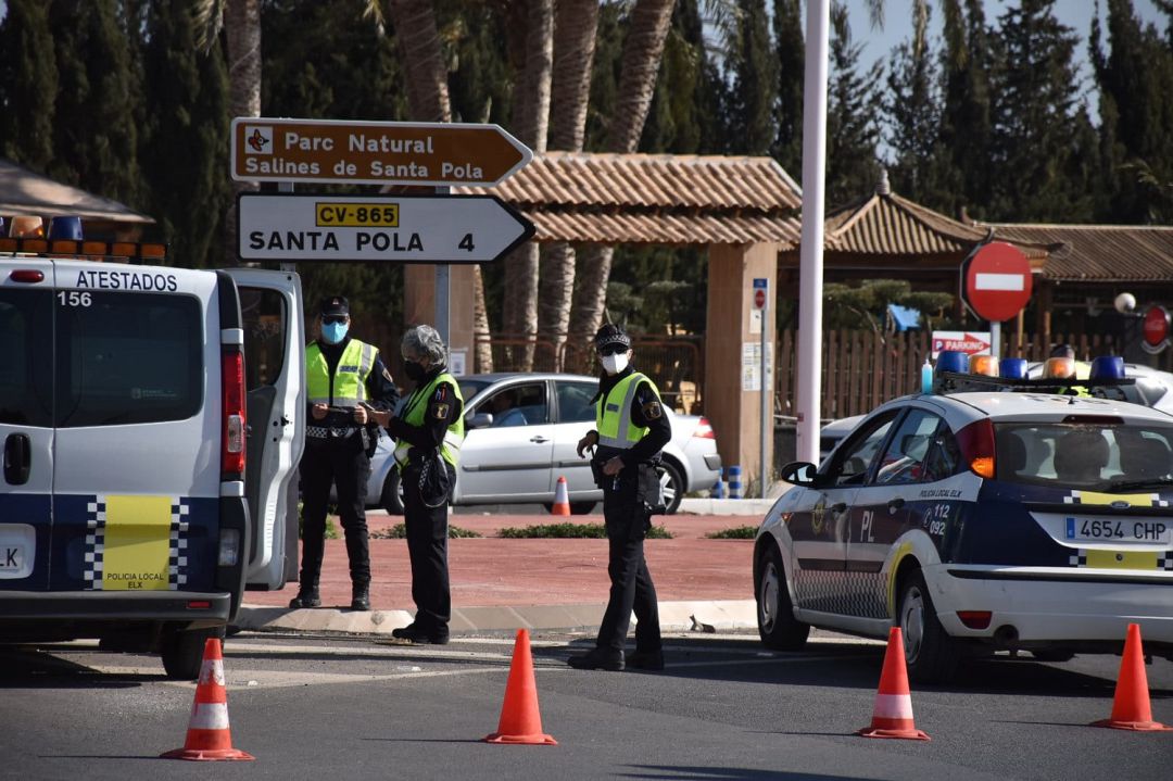 Uno de los controles policiales de este fin de semana Uno de los controles policiales de este fin de semana