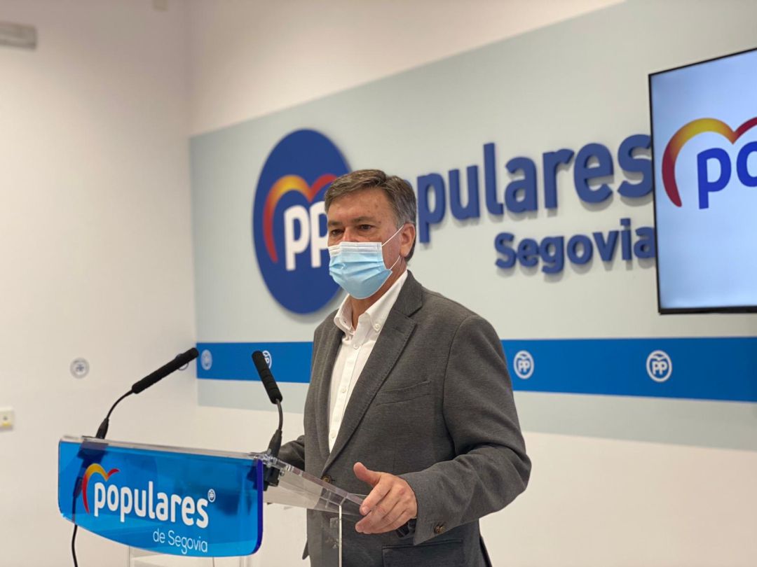 Francisco Vázquez, Vicepresidente 1º de las Cortes de Castilla y León y Secretario Autonómico del Partido Popular, en rueda de prensa Francisco Vázquez, Vicepresidente 1º de las Cortes de Castilla y León y Secretario Autonómico del Partido Popular, en rueda de prensa