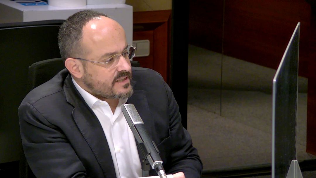El candidato del PP, Alejandro Fernández, en los estudios de Radio Barcelona El candidato del PP, Alejandro Fernández, en los estudios de Radio Barcelona