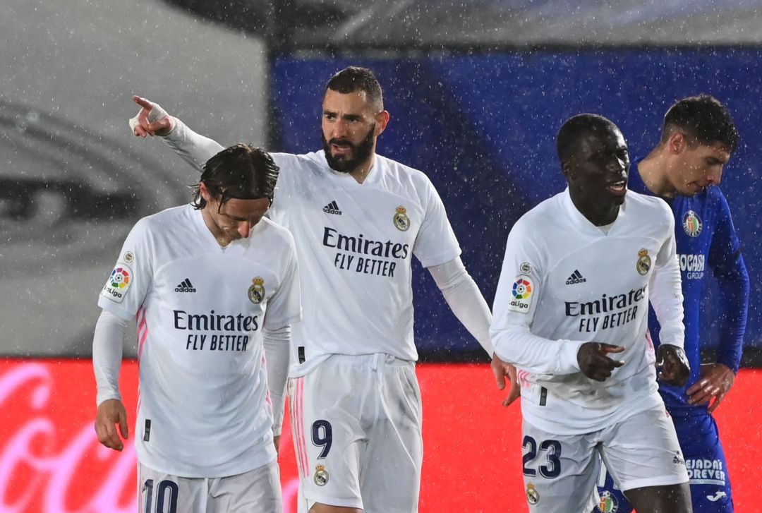 Benzema, Modric y Mendy celebran el primer gol del Real Madrid Benzema, Modric y Mendy celebran el primer gol del Real Madrid