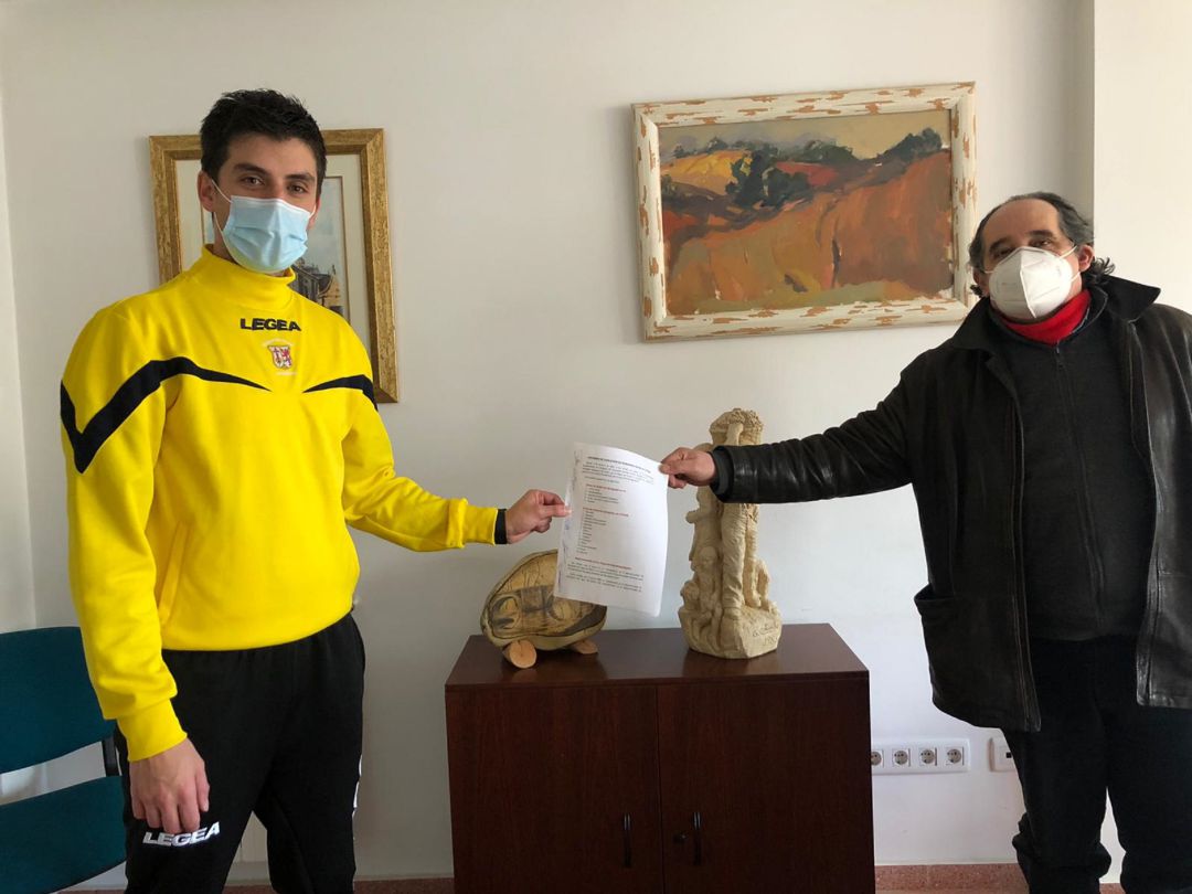 Junior Rodríguez y Gonzalo García muestran el pacto Junior Rodríguez y Gonzalo García muestran el pacto