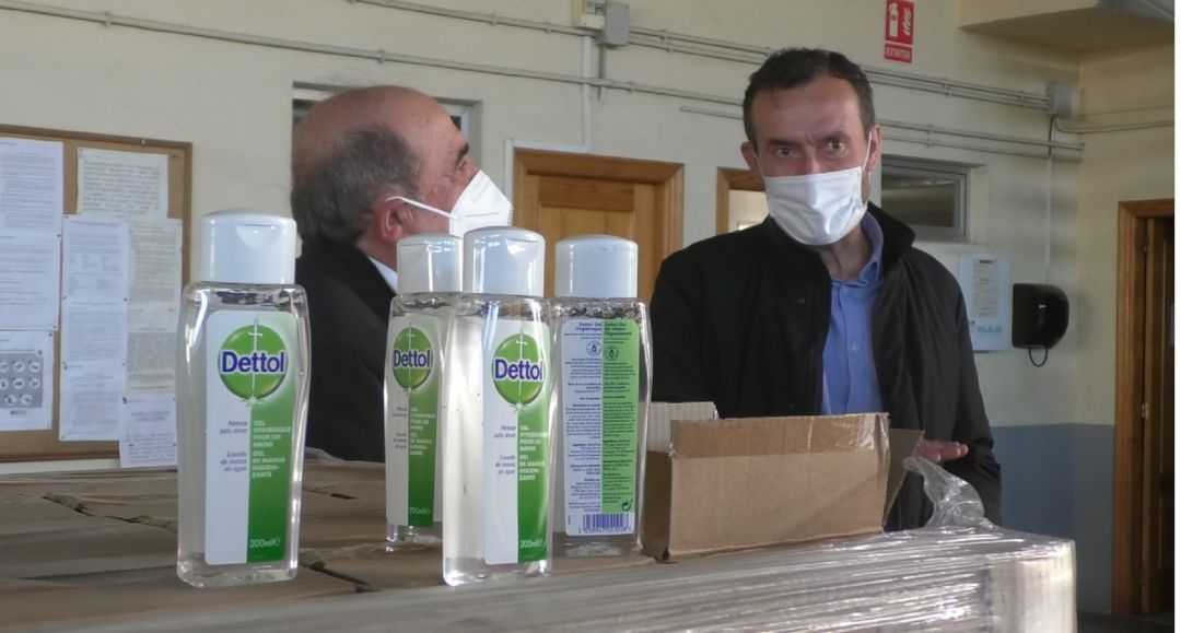 Algunas unidades de gel hidroalcohólico Algunas unidades de gel hidroalcohólico