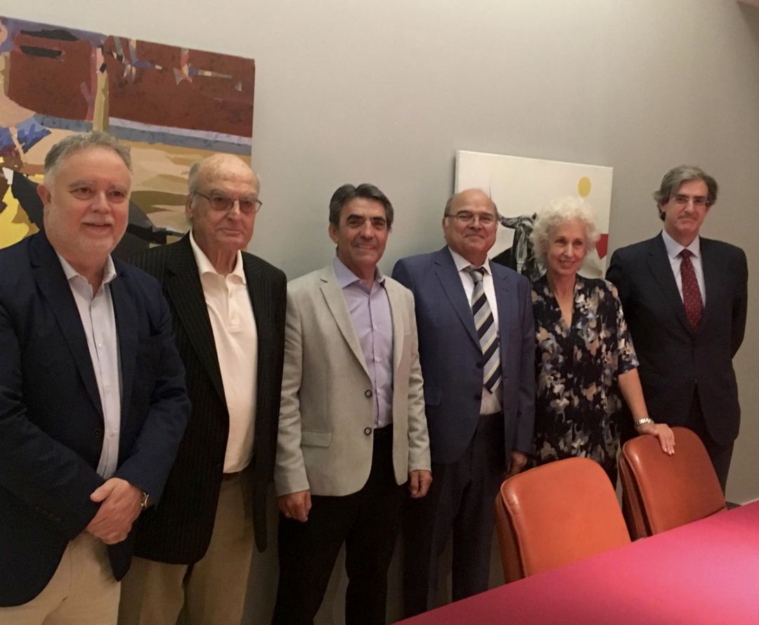 Miembros de la Fundación Toro de Lidia y representantes de la Comunidad de Madrid Miembros de la Fundación Toro de Lidia y representantes de la Comunidad de Madrid