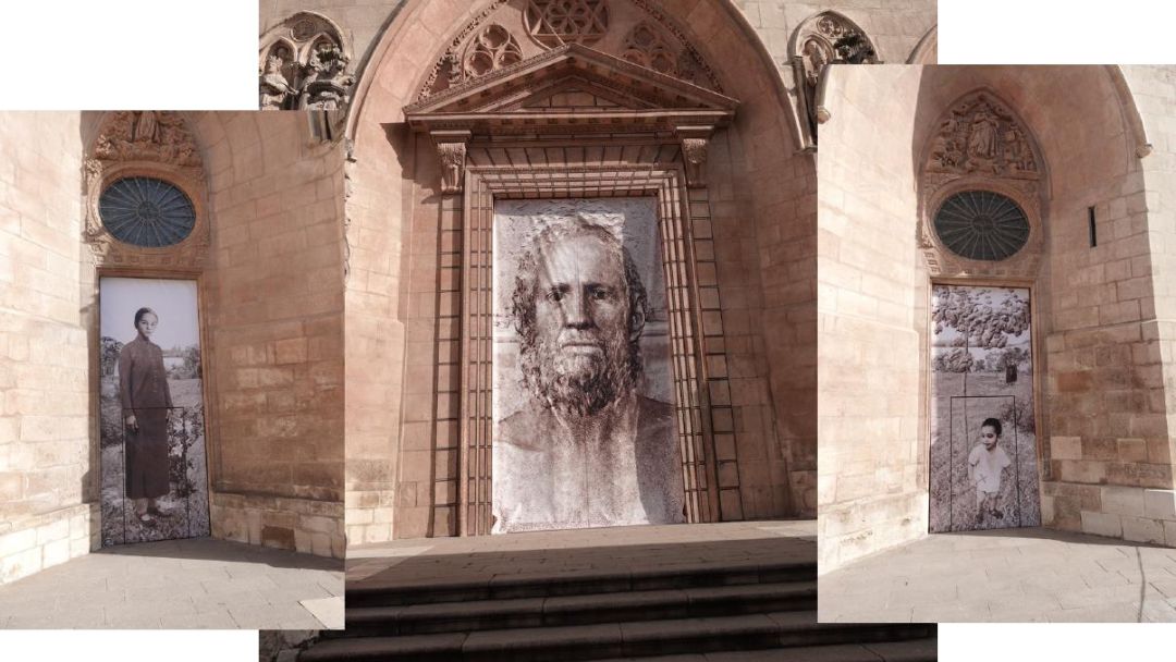 Decenas de personas firman un manifiesto contra el cambio de puertas de la Catedral de Burgos Decenas de personas firman un manifiesto contra el cambio de puertas de la Catedral de Burgos