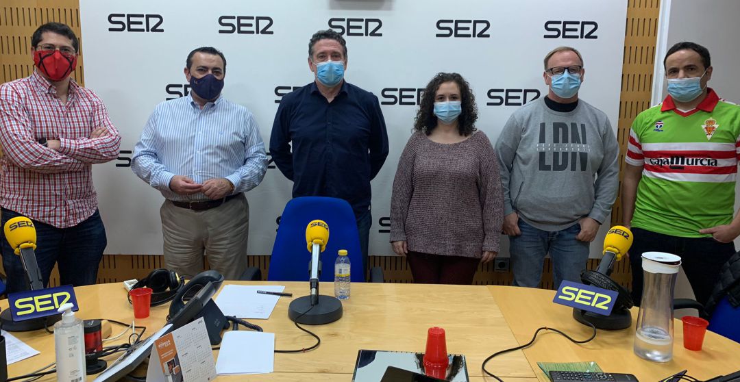 Jose Antonio Sánchez, Domingo Camacho, Xavi Julià, Maribel Cabezos, Gavin Pearce y Mariano Pérez Jose Antonio Sánchez, Domingo Camacho, Xavi Julià, Maribel Cabezos, Gavin Pearce y Mariano Pérez