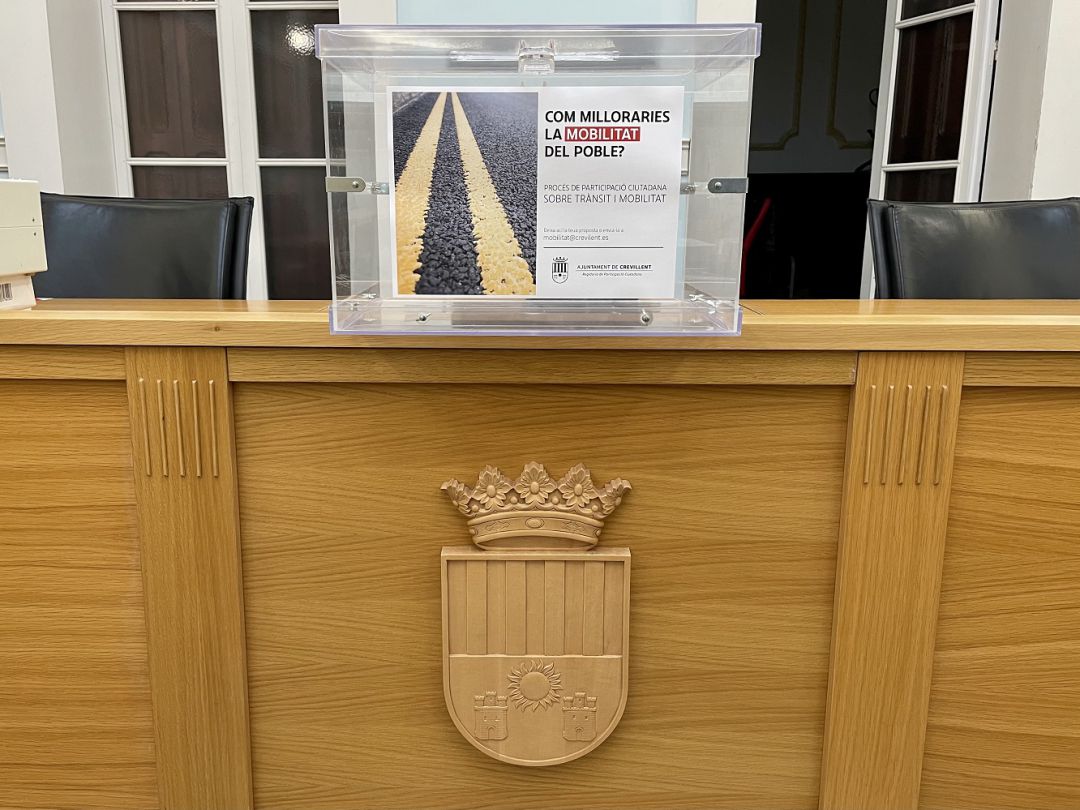 Una de les urnes de consulta ciutadana Una de les urnes de consulta ciutadana