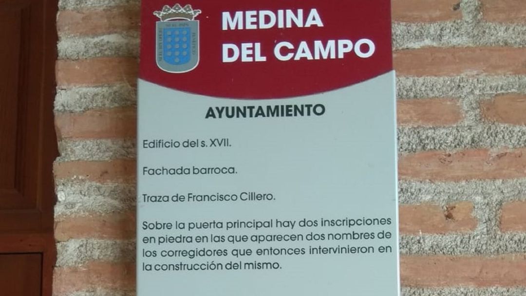 Nueva señalética que se está instalando en algunos monumentos de la villa Nueva señalética que se está instalando en algunos monumentos de la villa