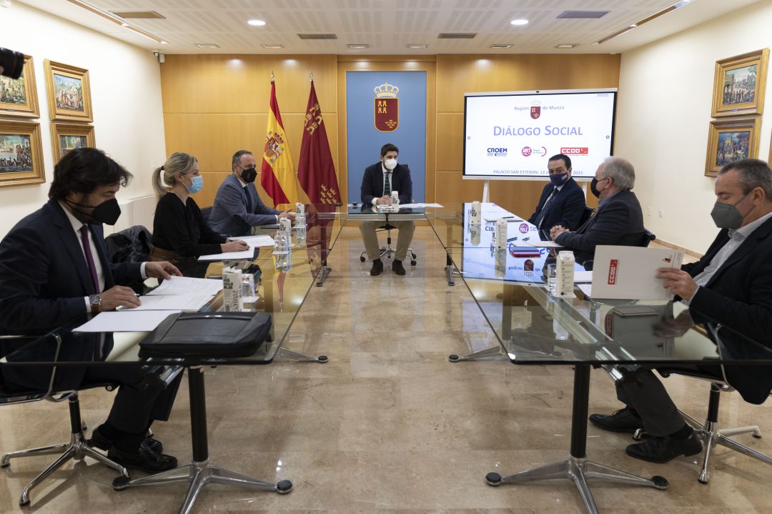 Reunión del Gobierno con los agentes sociales Reunión del Gobierno con los agentes sociales