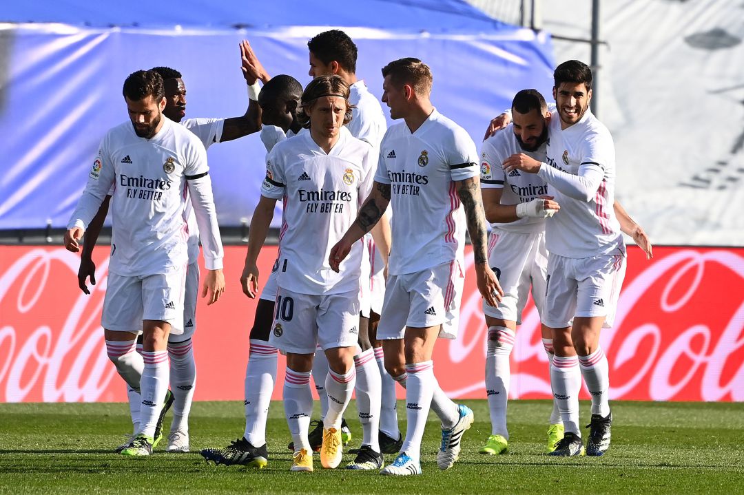 Los jugadores del Madrid celebran un gol ante el Valencia. Los jugadores del Madrid celebran un gol ante el Valencia.