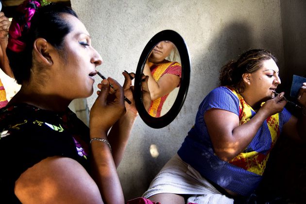 "Susimar, Jacky y Kristal". Unión Hidalgo, Itsmo de Tehuantepec, México. 2012 "Susimar, Jacky y Kristal". Unión Hidalgo, Itsmo de Tehuantepec, México. 2012