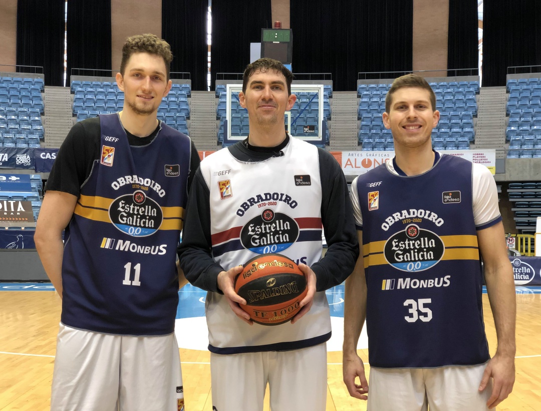 De izquierda a derecha, Laurynas Birutis, Jake Cohen y Chris Czerapowicz De izquierda a derecha, Laurynas Birutis, Jake Cohen y Chris Czerapowicz