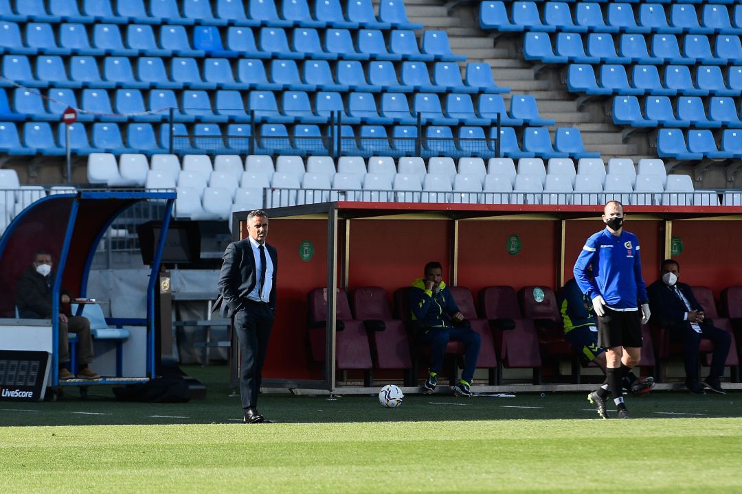 José Gomes concentrado durante el choque ante Las Palmas. José Gomes concentrado durante el choque ante Las Palmas.