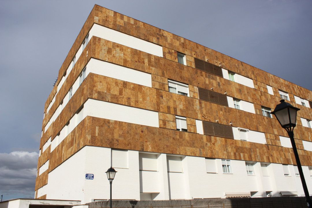 La compraventa de viviendas cae en C-LM un 10,8% en el 2020, distanciándose del 17,7% del desplome nacional. La compraventa de viviendas cae en C-LM un 10,8% en el 2020, distanciándose del 17,7% del desplome nacional.