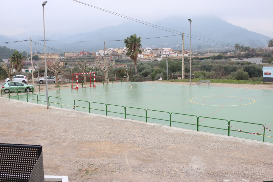 Pista deportiva barrio Monteblanco Pista deportiva barrio Monteblanco