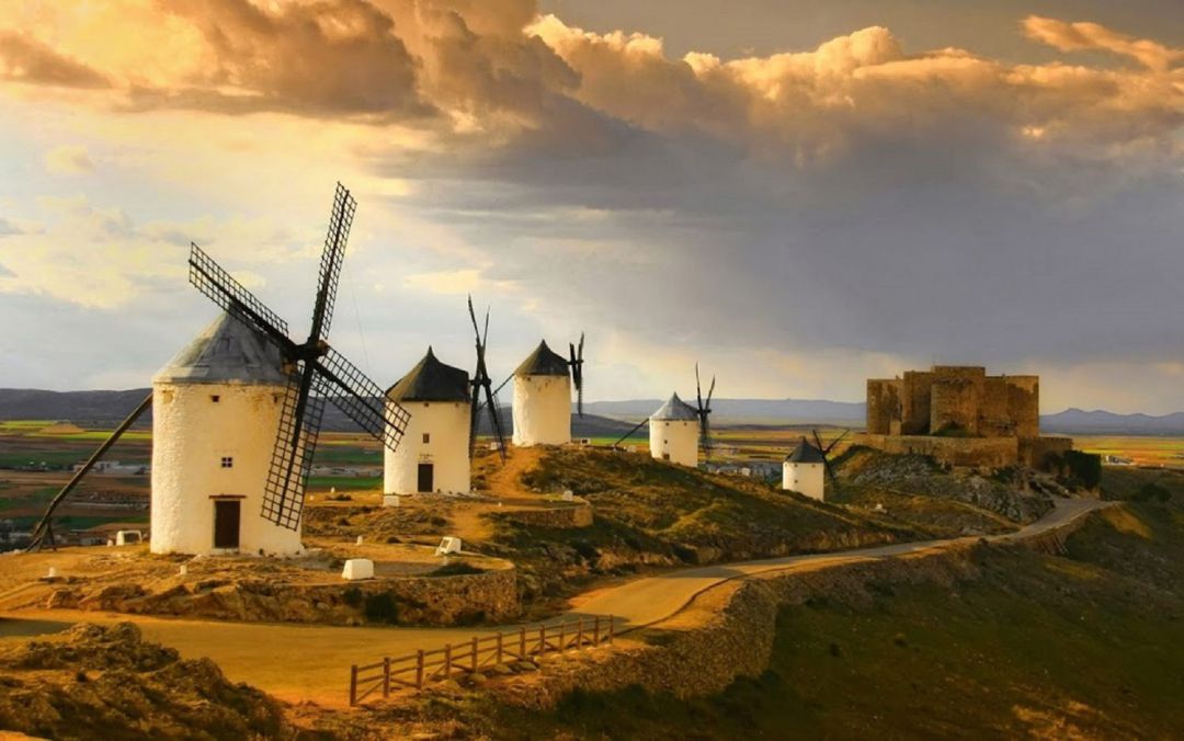 Molinos de viento y castillo de Consuegra Molinos de viento y castillo de Consuegra