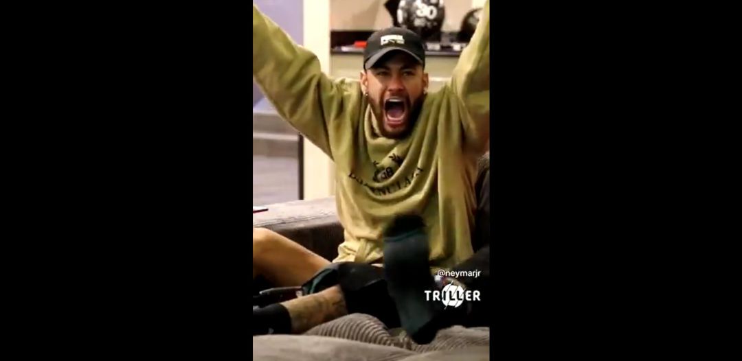 Neymar celebra el tercer gol de Mbappé Neymar celebra el tercer gol de Mbappé