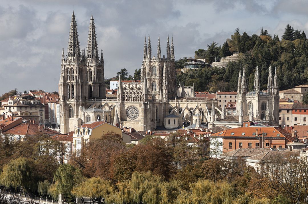 Unesco advierte contra el cambio de puertas de la Catedral Unesco advierte contra el cambio de puertas de la Catedral