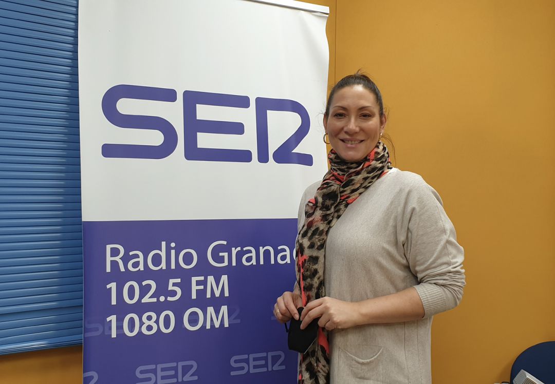 La cantaora Marina Heredia en los estudios de Radio Granada La cantaora Marina Heredia en los estudios de Radio Granada