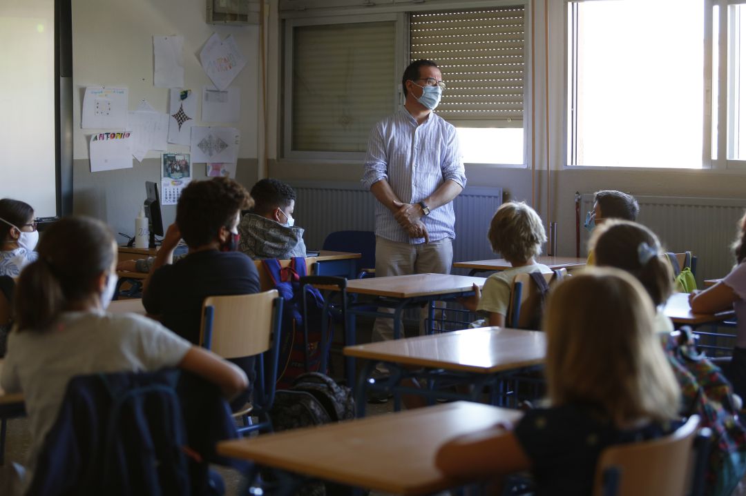 La vacunación al profesorado podría llegar a principios de marzo La vacunación al profesorado podría llegar a principios de marzo