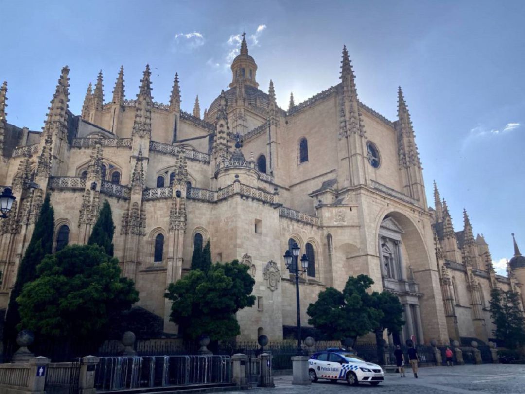 Fachada de la catedral de Segovia Fachada de la catedral de Segovia