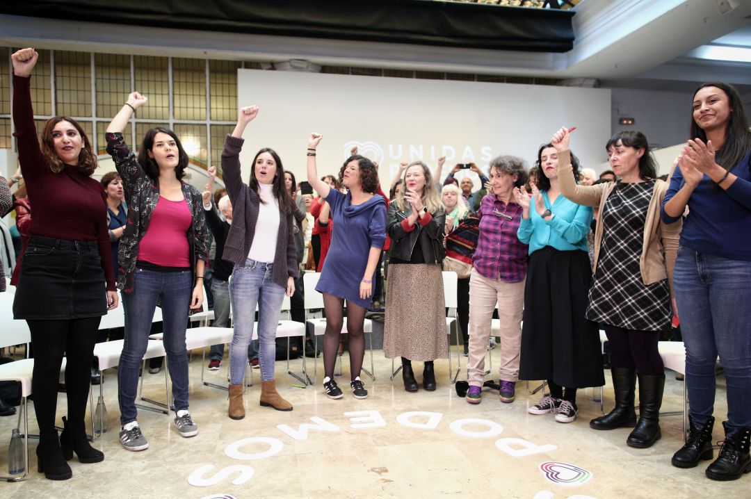 Dina Bousselham, junto a Isa Serra, Irene Montero o Sofía Castañón, en un acto pasado de Unidas Podemos. Dina Bousselham, junto a Isa Serra, Irene Montero o Sofía Castañón, en un acto pasado de Unidas Podemos.