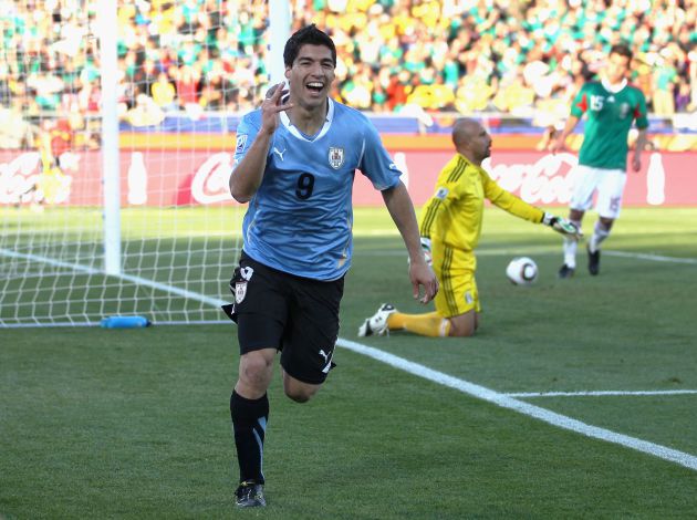 Celebración de Luis Suárez con la Selección Uruguaya Celebración de Luis Suárez con la Selección Uruguaya