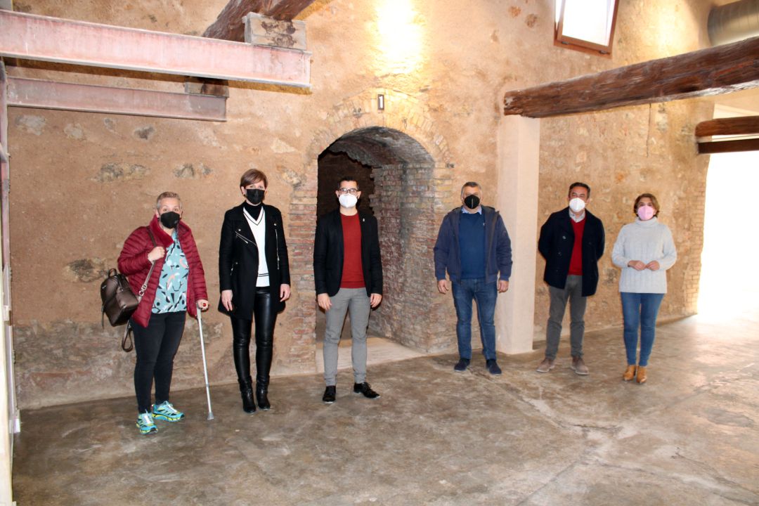 El alcalde, la concejala de Cultura y representantes de los tres grupos municipales han visitado el proyecto finalizado
El alcalde, la concejala de Cultura y representantes de los tres grupos municipales han visitado el proyecto finalizado