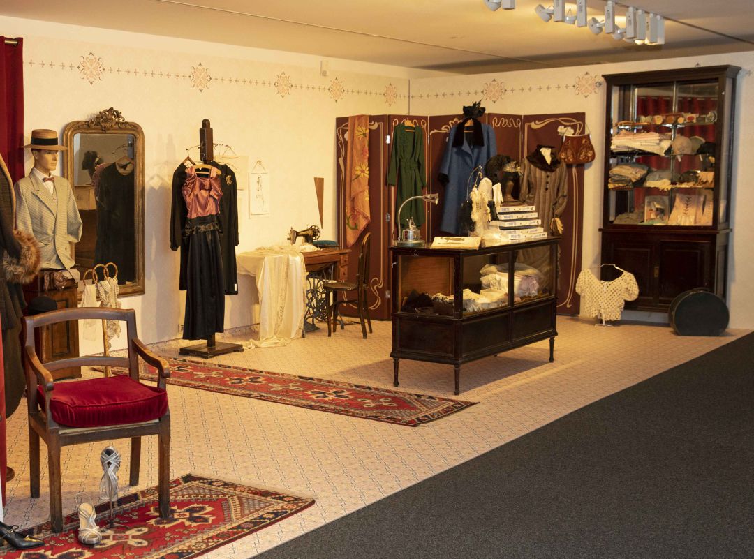 Recreación de una tienda de moda de 1921 Recreación de una tienda de moda de 1921