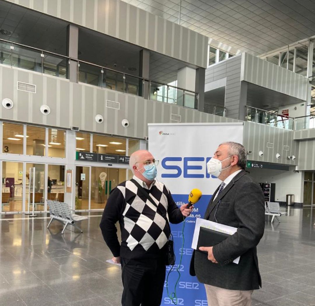 El Subdelegado del gobierno en Burgos, Pedro de la Fuente, participa en el espacio 'A pie de calle' desde la estación de ferrocarril Rosa de Lima El Subdelegado del gobierno en Burgos, Pedro de la Fuente, participa en el espacio 'A pie de calle' desde la estación de ferrocarril Rosa de Lima