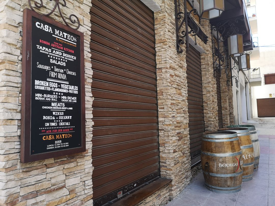 Establecimientos como comercios, bares, restaurantes o salones de estética llevan cerrados un mes Establecimientos como comercios, bares, restaurantes o salones de estética llevan cerrados un mes