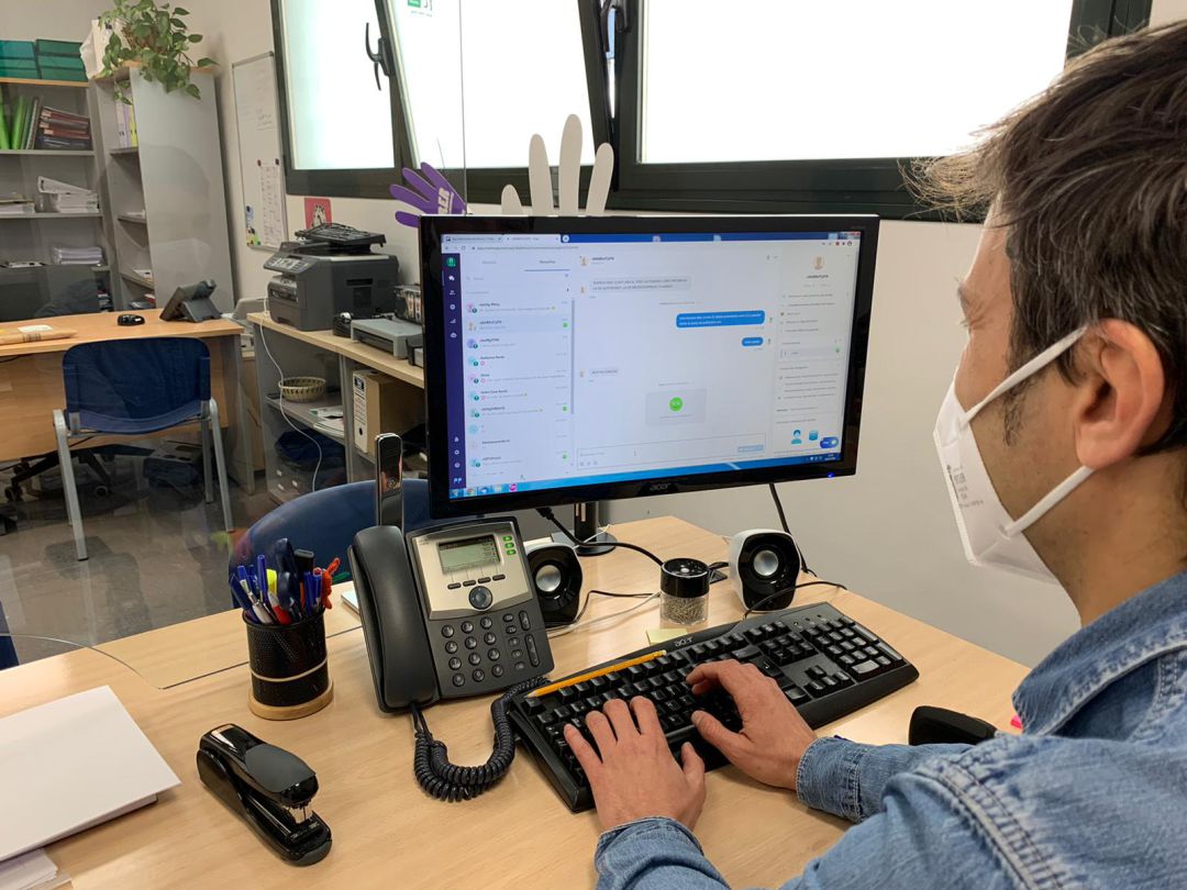 Chat live a través de de petreremprende.es Chat live a través de de petreremprende.es
