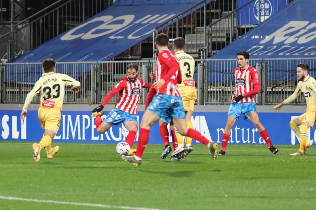 Eduard Campabadal antes golpeando o balón no Lugo-Espanyol Eduard Campabadal antes golpeando o balón no Lugo-Espanyol