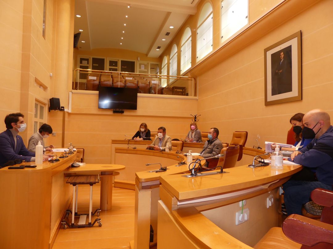El salón de Plenos del Ayuntamiento aprobó la constitución formal de la mancomunidad “Rancho el Feo” El salón de Plenos del Ayuntamiento aprobó la constitución formal de la mancomunidad “Rancho el Feo”