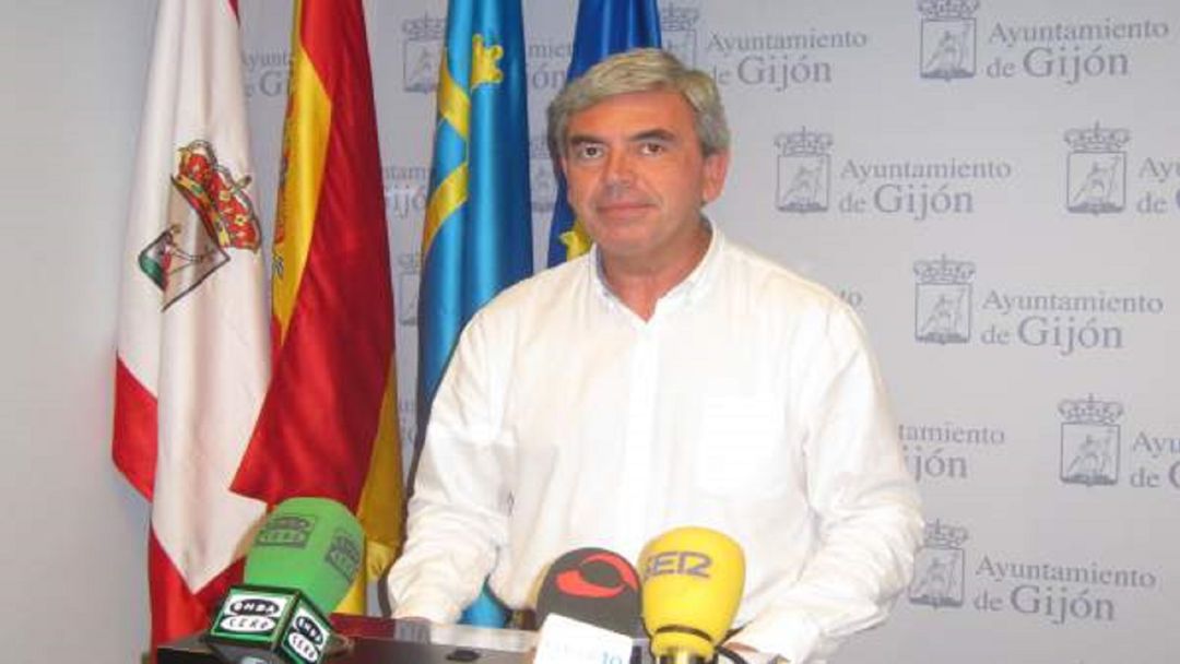 Mariano Marín, en su etapa de concejal, en el Ayuntamiento de Gijón. Mariano Marín, en su etapa de concejal, en el Ayuntamiento de Gijón.