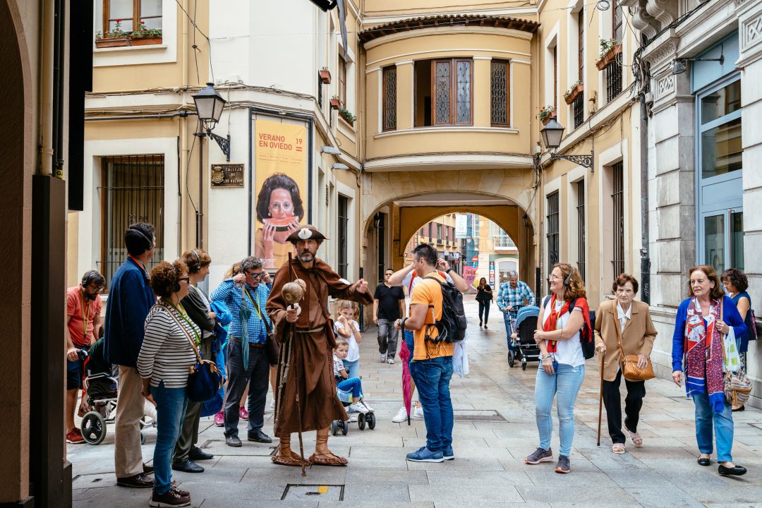 Oviedo es partidaria de que se levanten las restricciones en Semana Santa, al menos, para moverse libremente por la comunidad. Oviedo es partidaria de que se levanten las restricciones en Semana Santa, al menos, para moverse libremente por la comunidad.